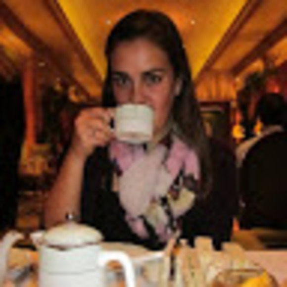 Meet your Posher, Caroline - Picture 1 of 1